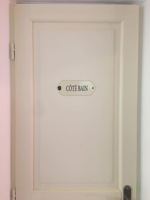Maisonnette En Clairiere De Foret Gambais Bagian luar foto