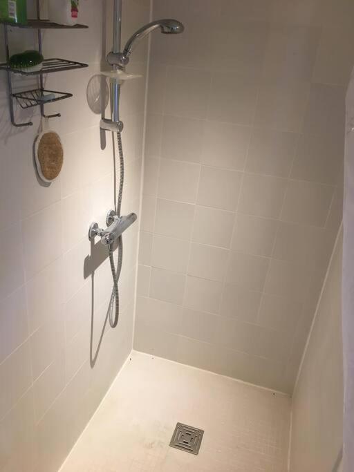 Maisonnette En Clairiere De Foret Gambais Bagian luar foto