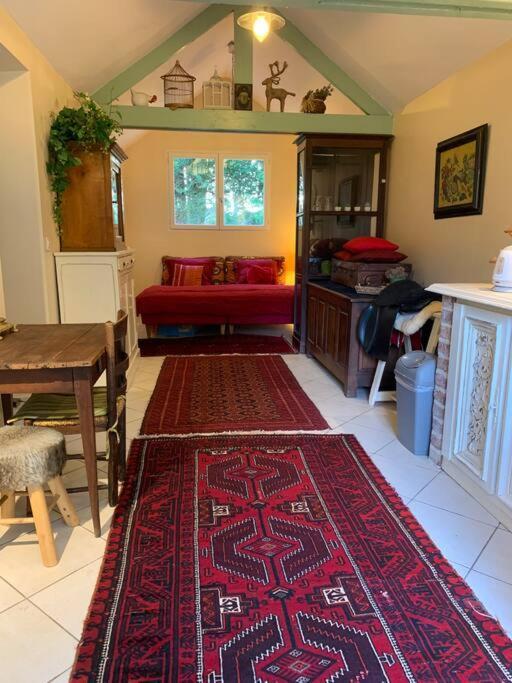 Maisonnette En Clairiere De Foret Gambais Bagian luar foto